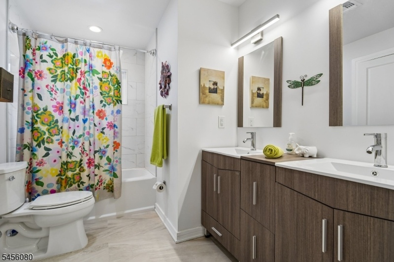 Hall Bathroom Second Floor