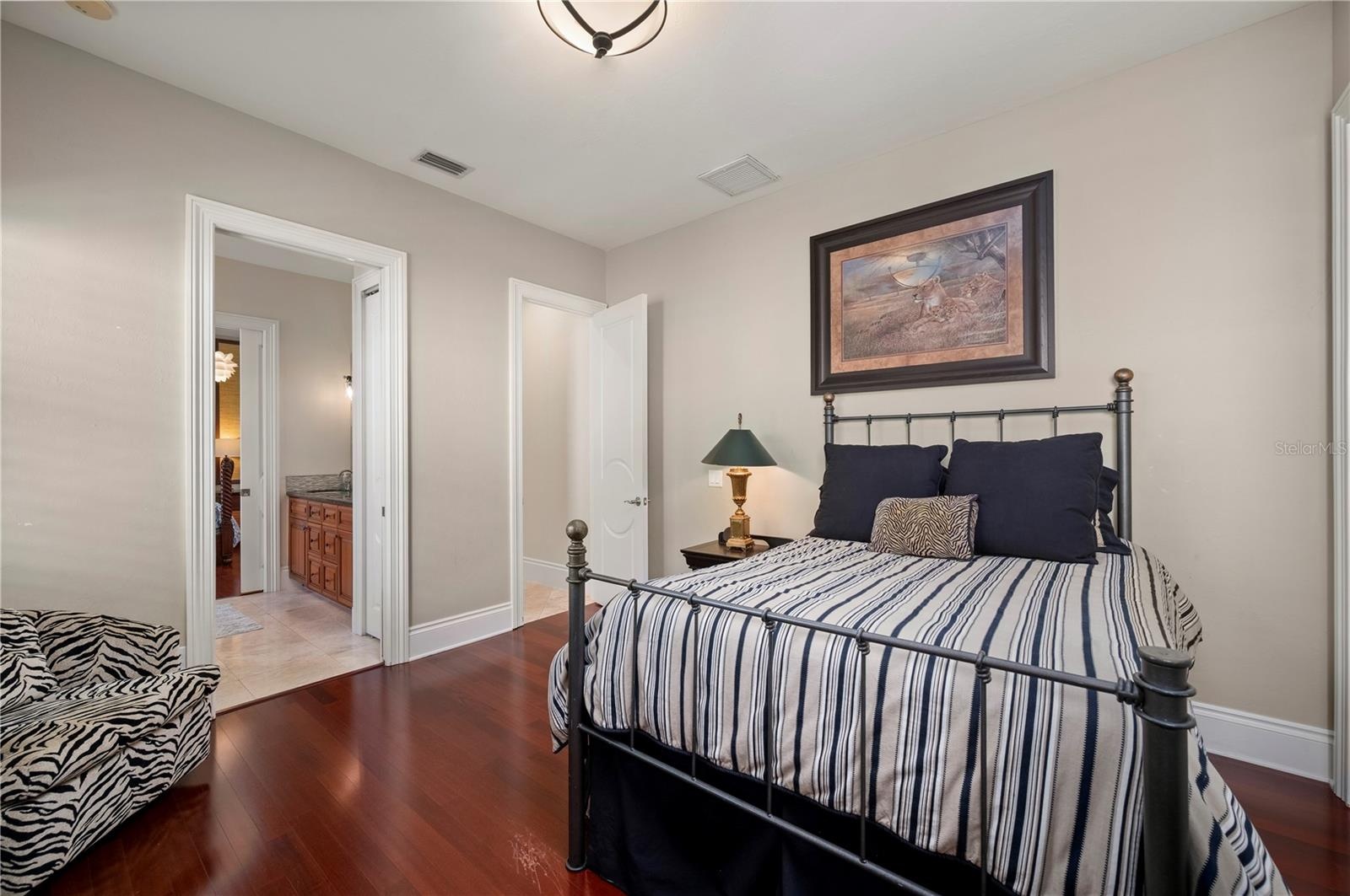 Guest Bedroom 4