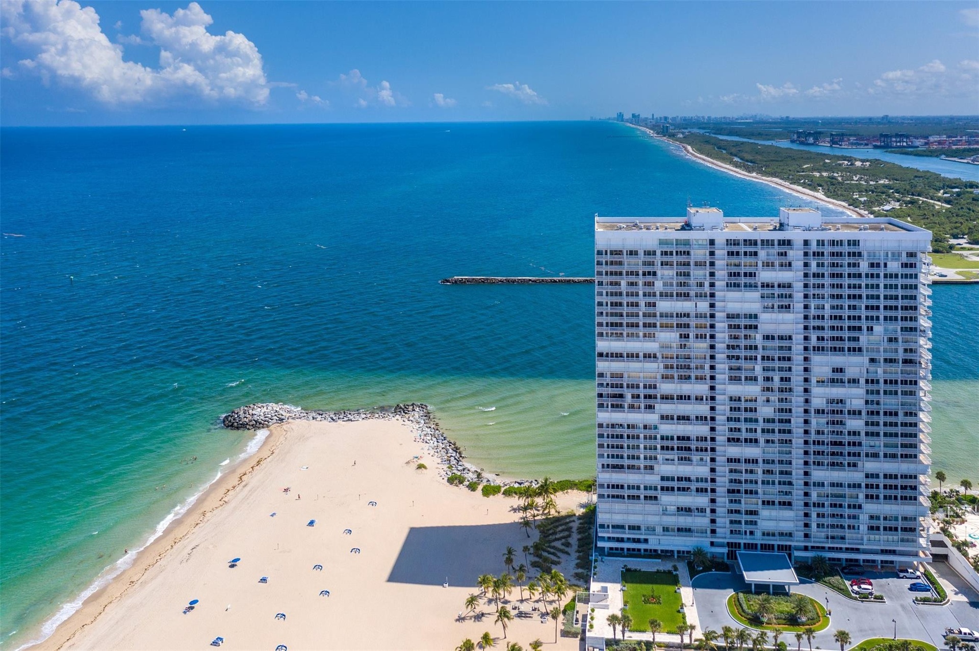 Point of Americas II on SE tip of Fort Lauderdale Beach & Port Everglades Inlet