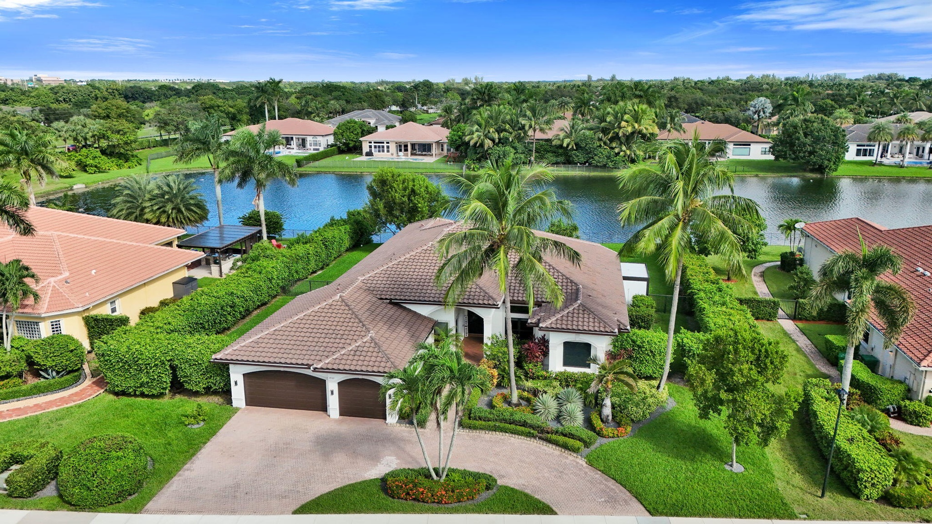 Home for sale in the luxury gated Riverstone community with 1 acre lot.