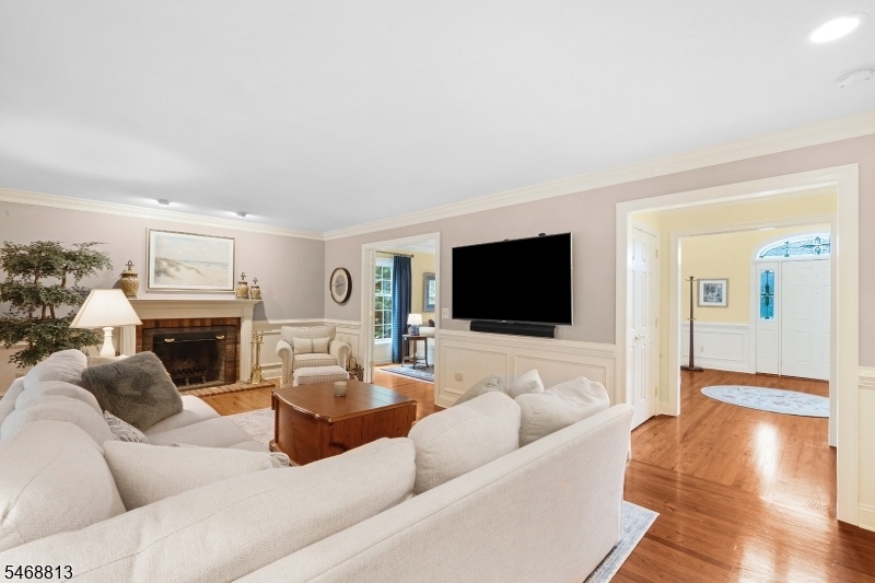 gathering room w fire place