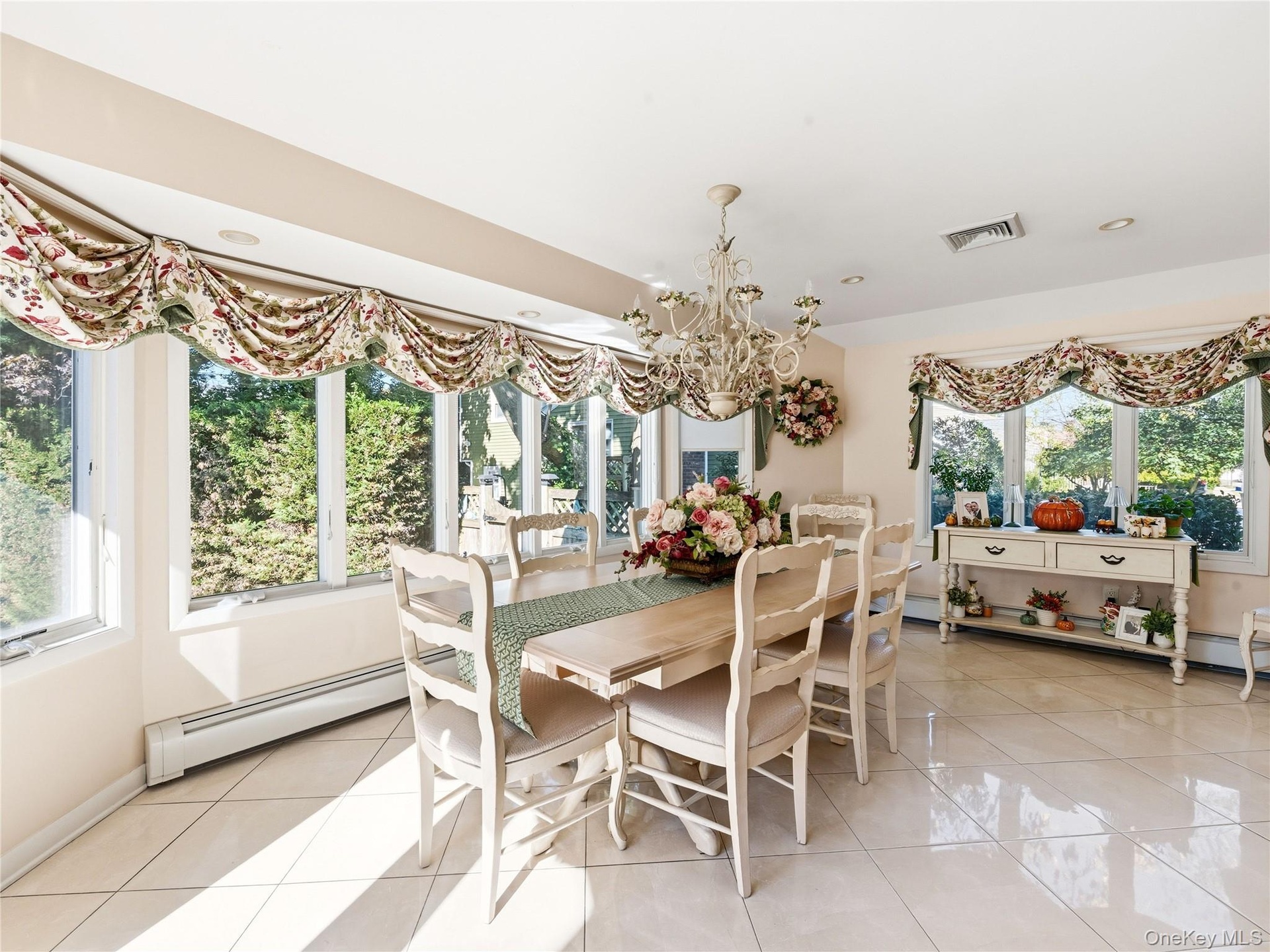 Eat-in Kitchen