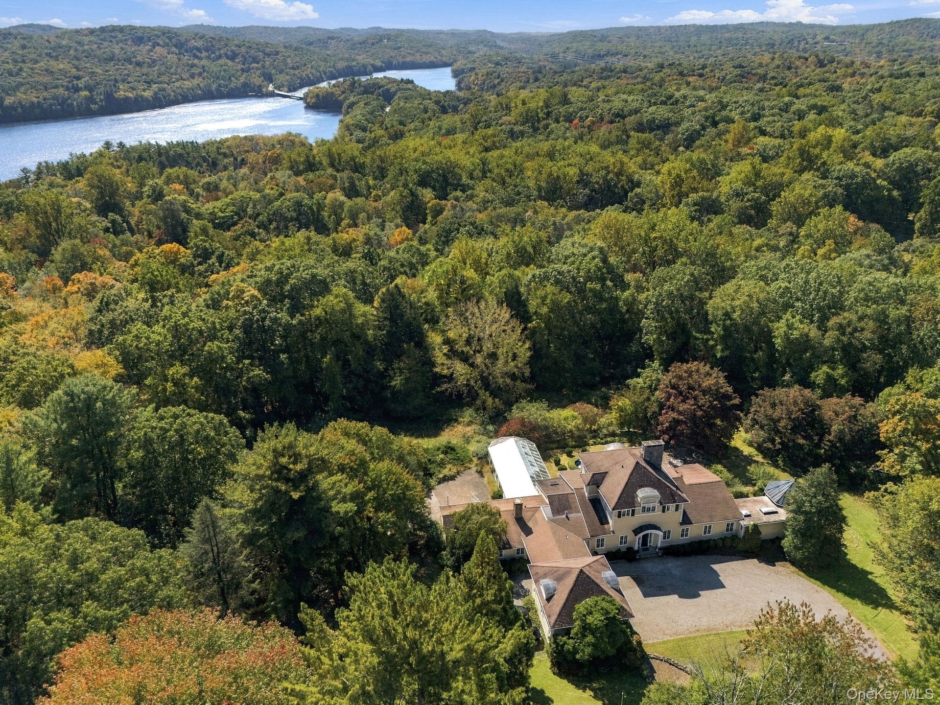Ile De France is up off the Western Shore of Croton Lake