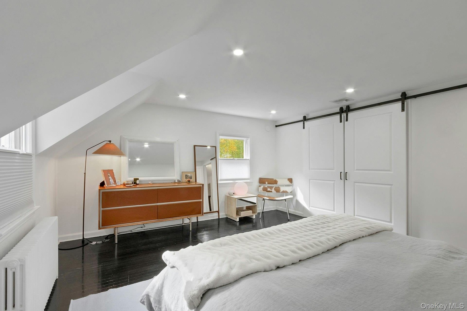 2nd floor primary bedroom with large closet