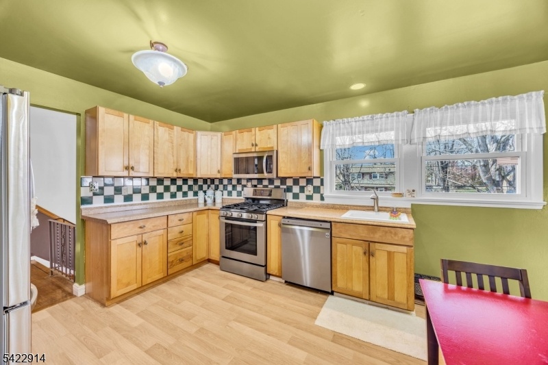 eat in kitchen