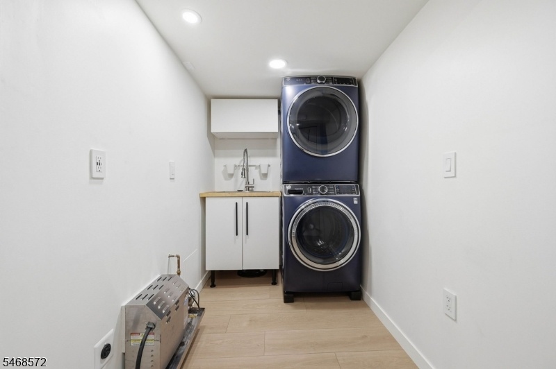 Laundry ground fl