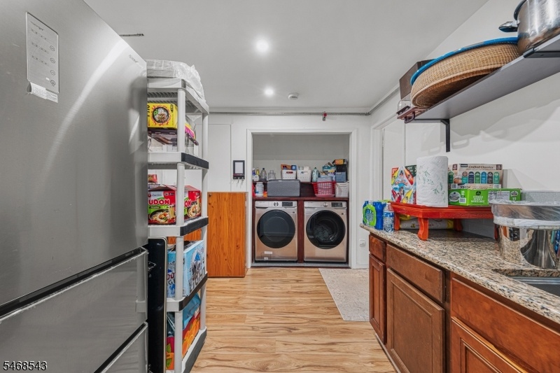Laundry room with sink