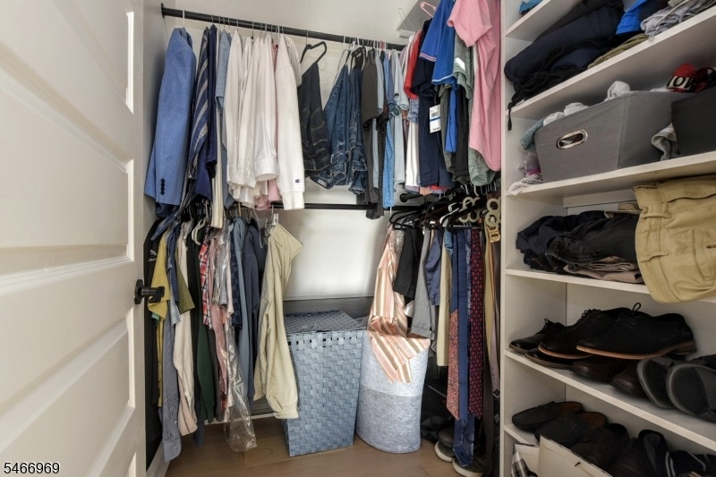 walking closet