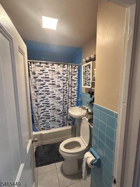 Bathroom 2nd floor