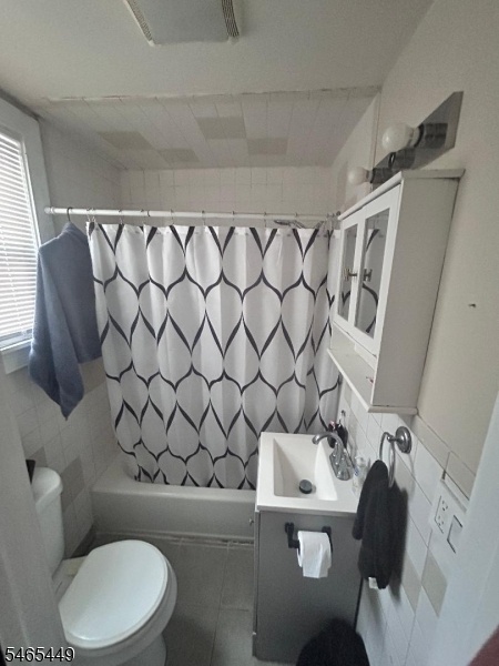 Bathroom 1st floor