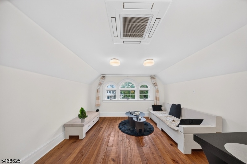 Third floor bonus room