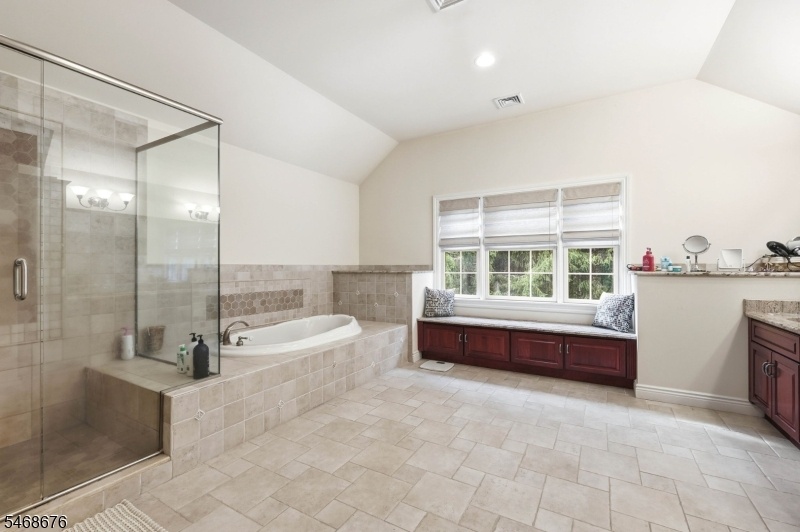 Primary Ensuite Bath