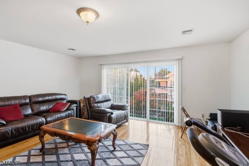 3nd FL Living room