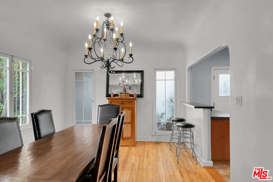 Dinning Rm, Kitchen on right