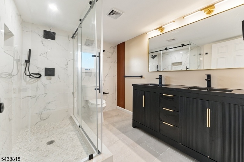 2nd floor bathroom
