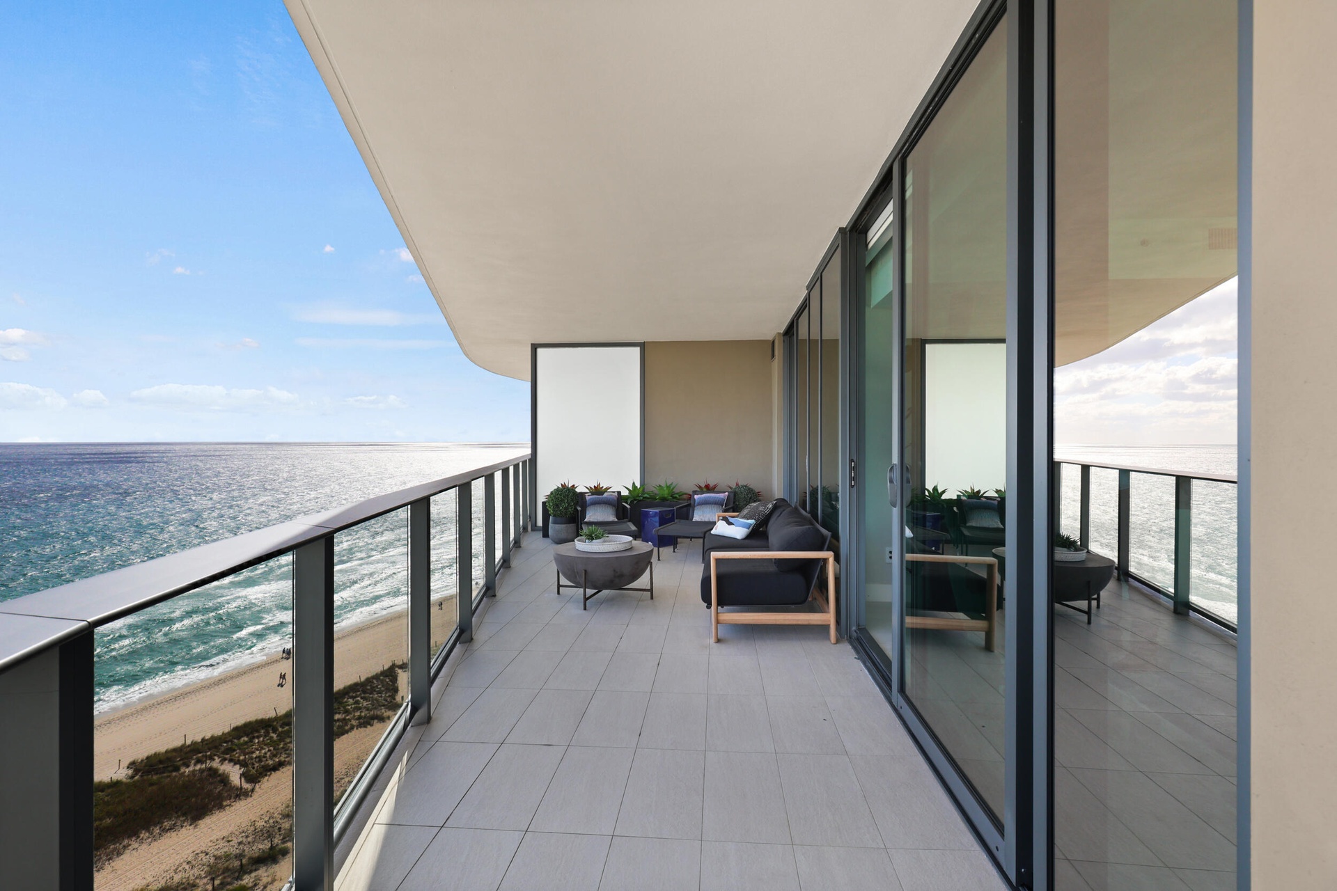 Exquisite sunrises and breathtaking sunsets. Your wrap-around balcony in Sabbia 1402 is something extremely hard to find in luxury building.
