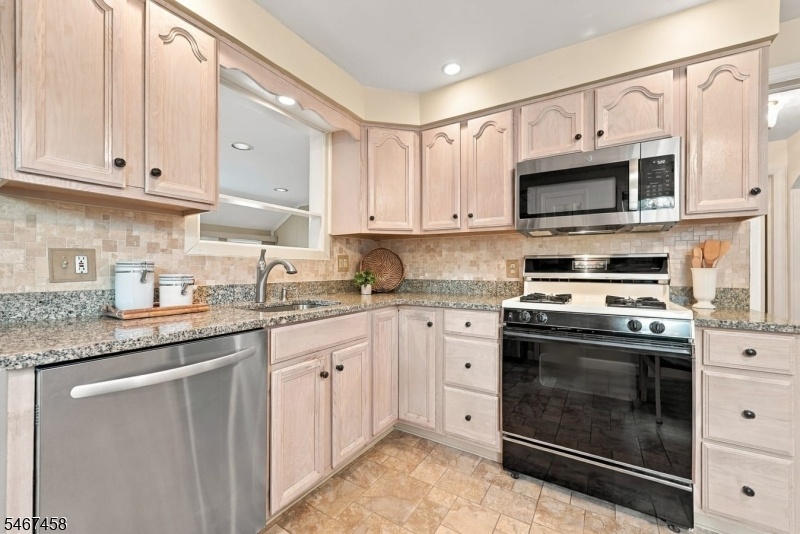 Eat In Kitchen