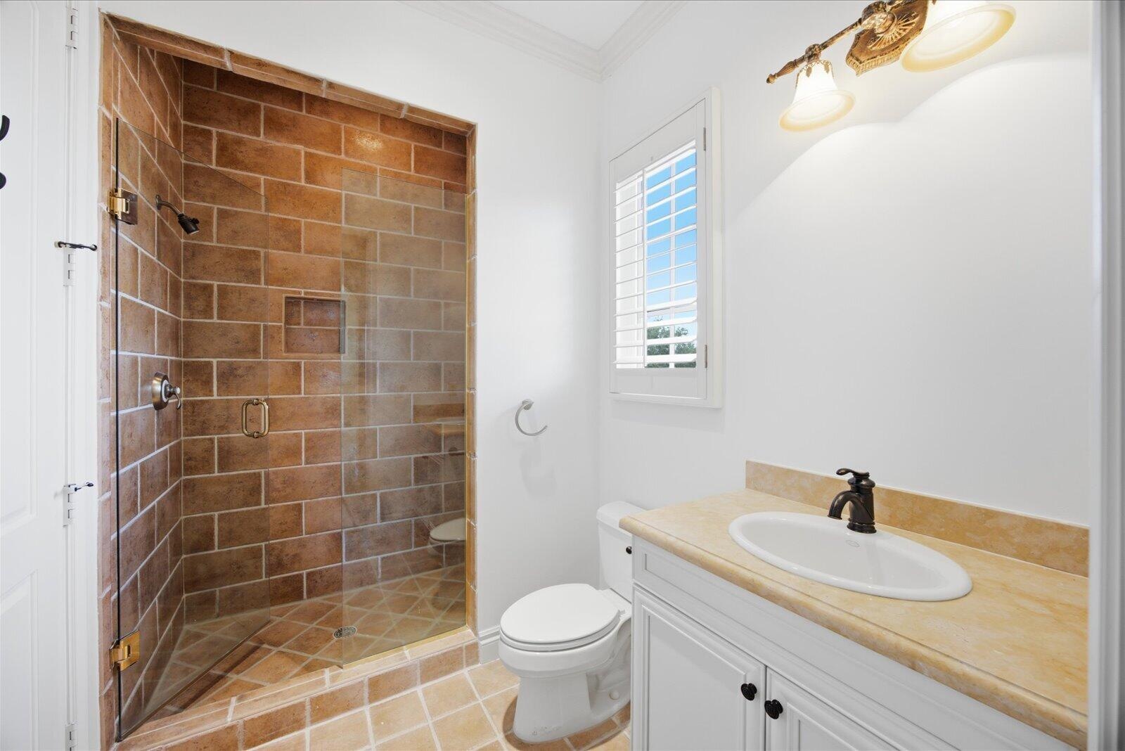 Ensuite
