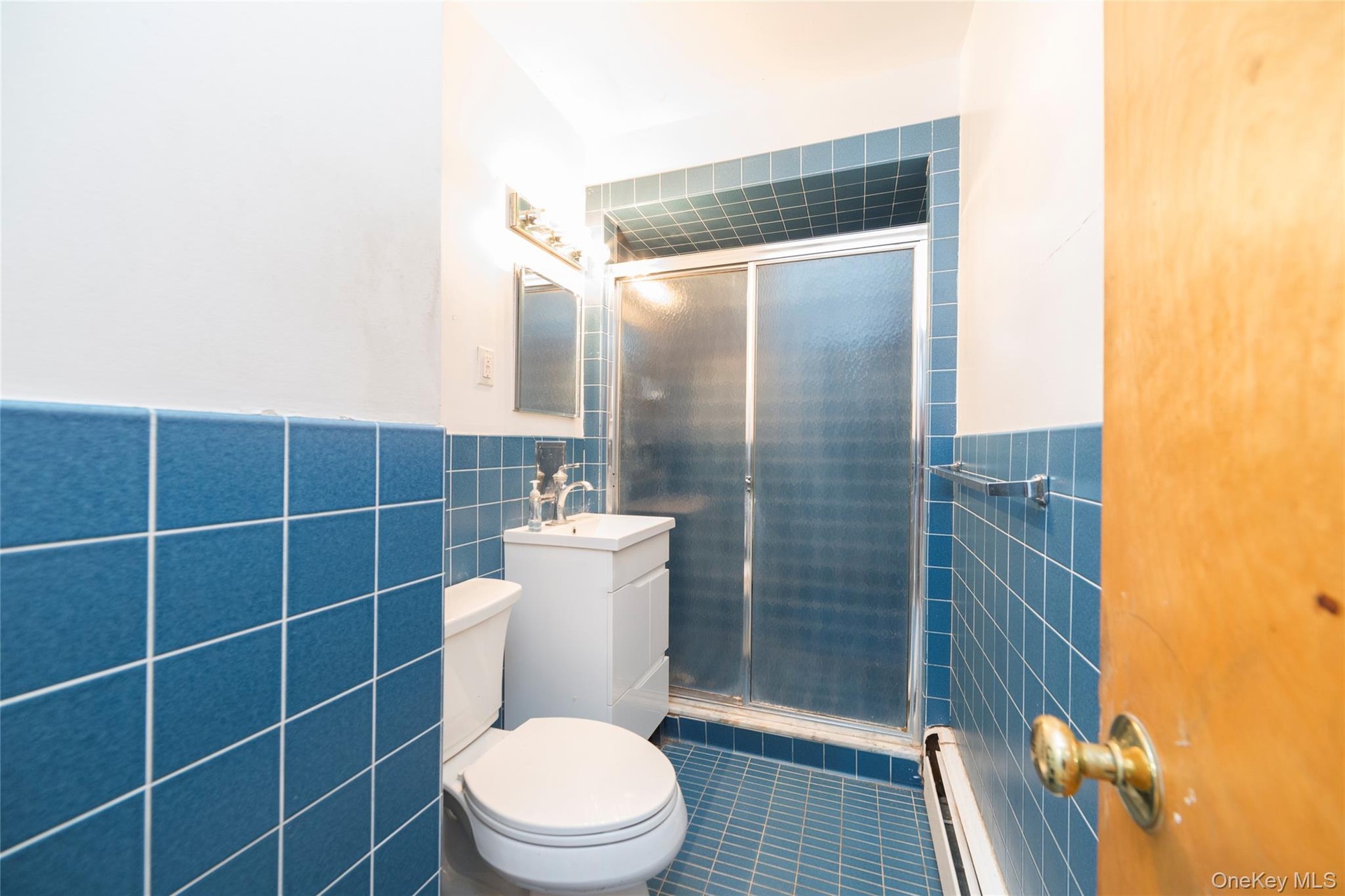 Primary Full Bathroom