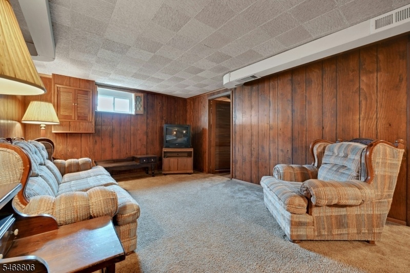Large Bonus Living Space