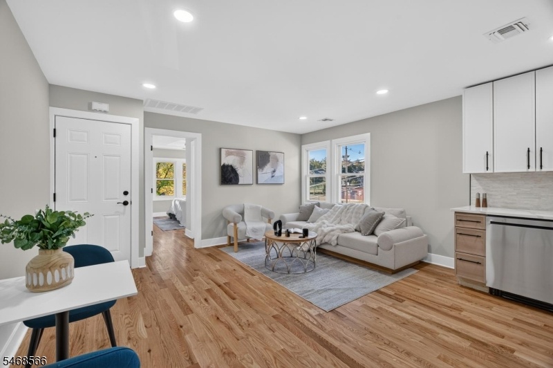 Unit 3&4 Livingroom