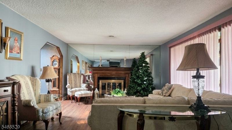 Living room 2