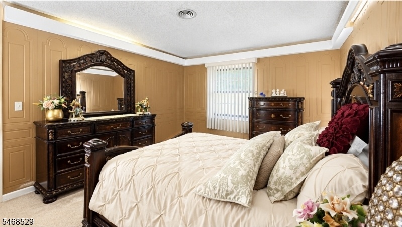 Master Bed 1