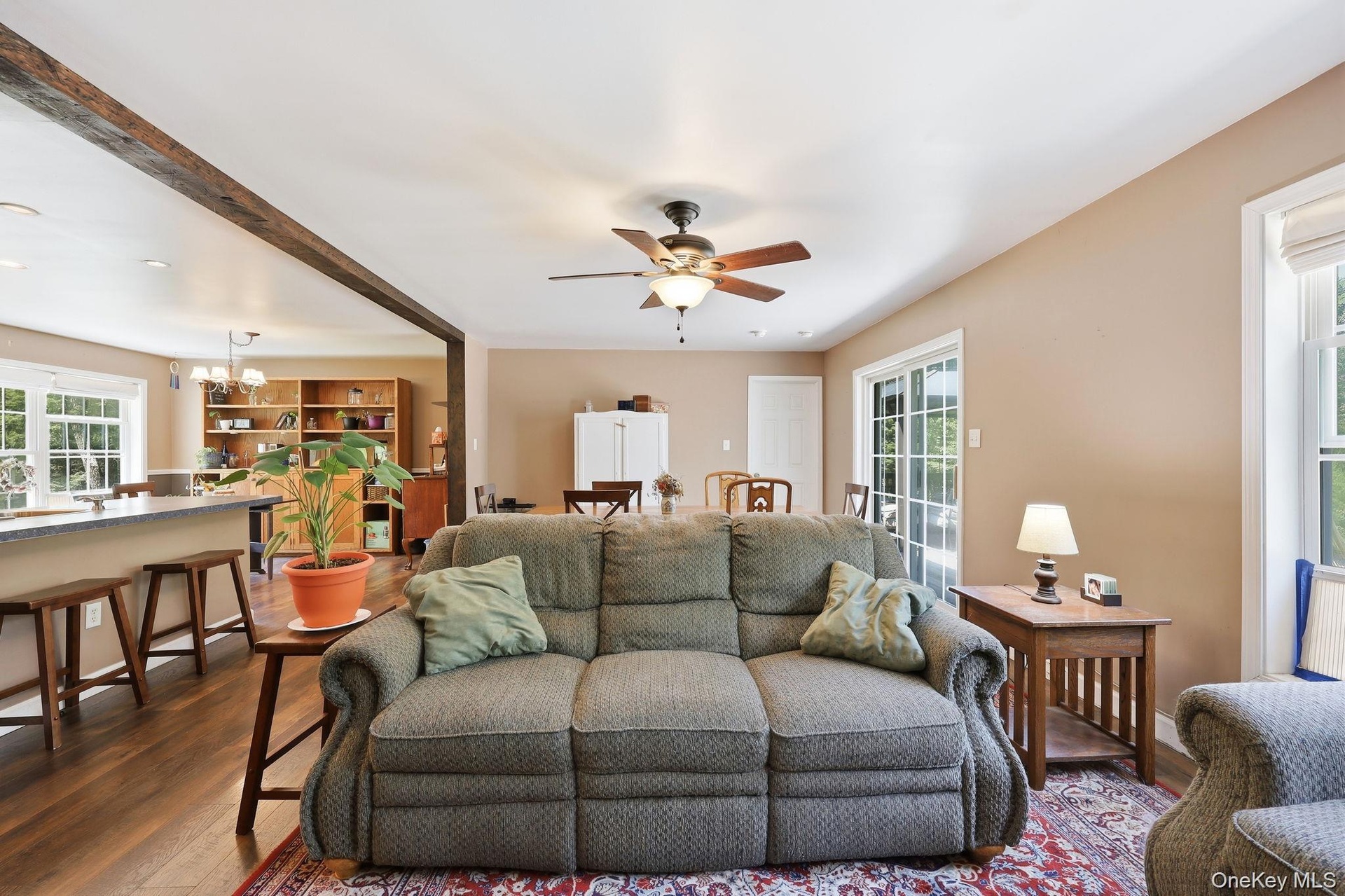 Living room, Kitchen