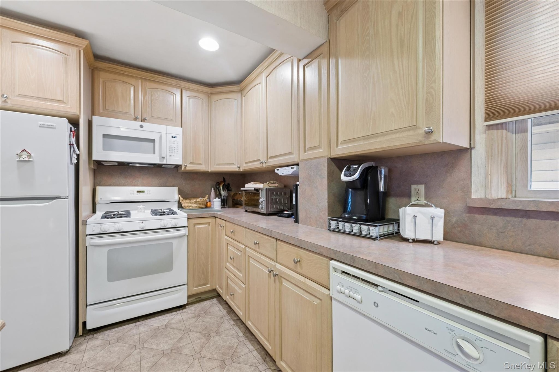 Eat-In Kitchen