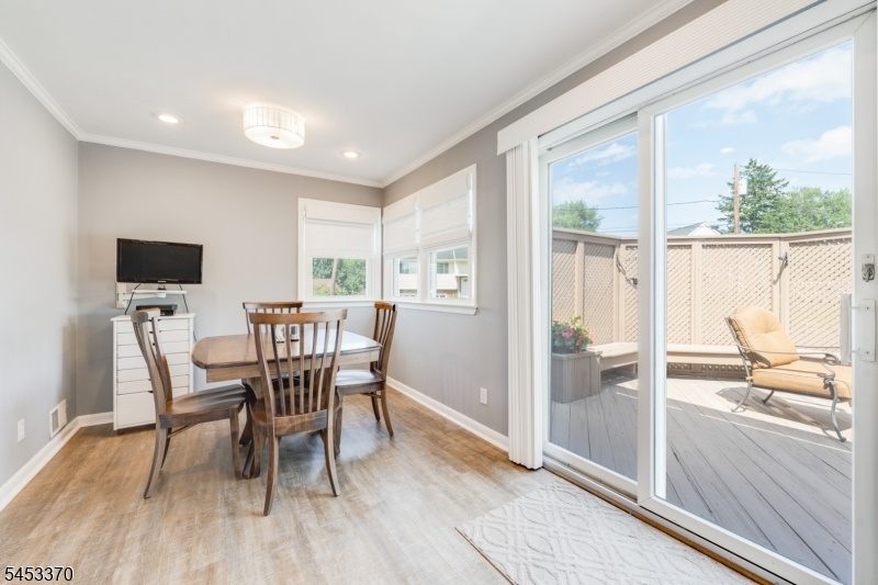 Kitchen Breakfast Area