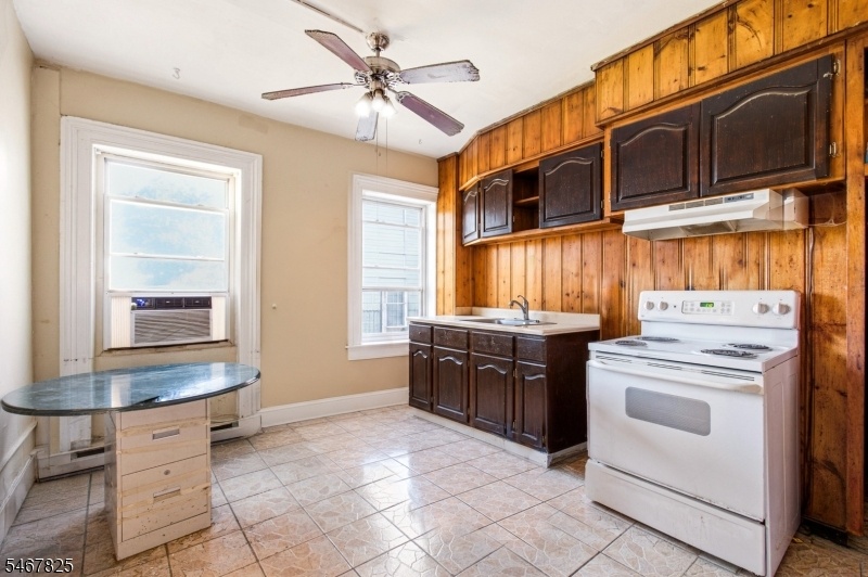 #4 Kitchen