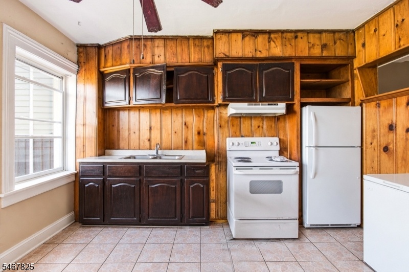 #4 Kitchen