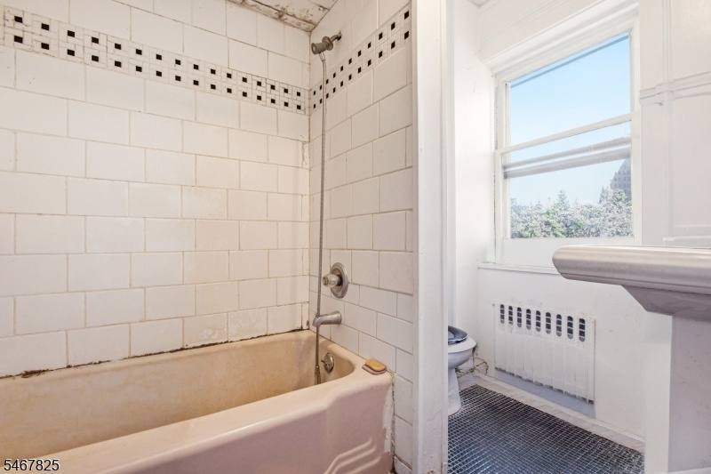 #4 Bathroom