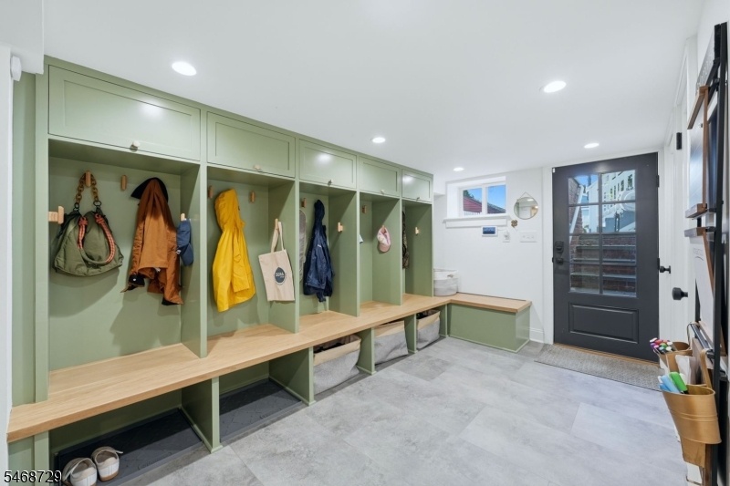 mud room