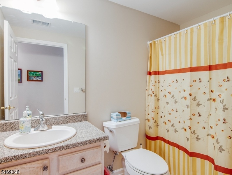2nd Bathroom