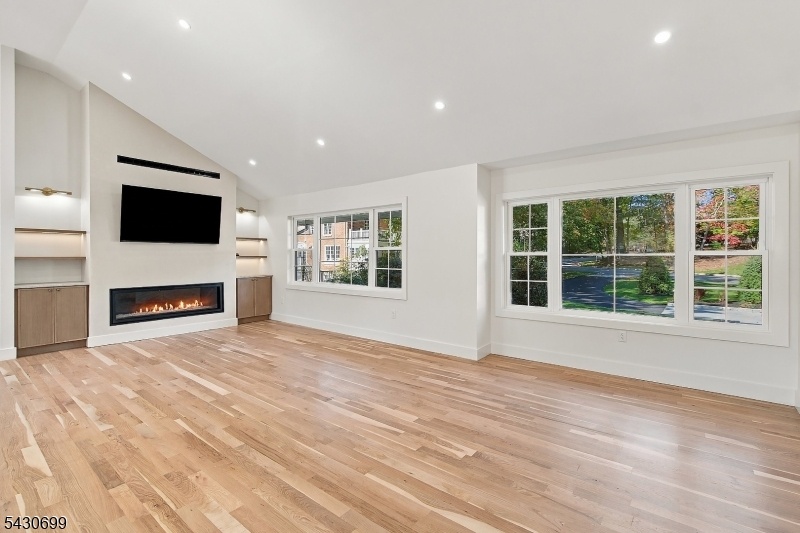 68 Grover Ln.