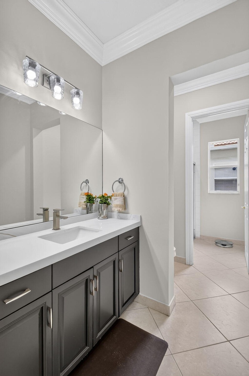 Guest Full Bath 1st Floor