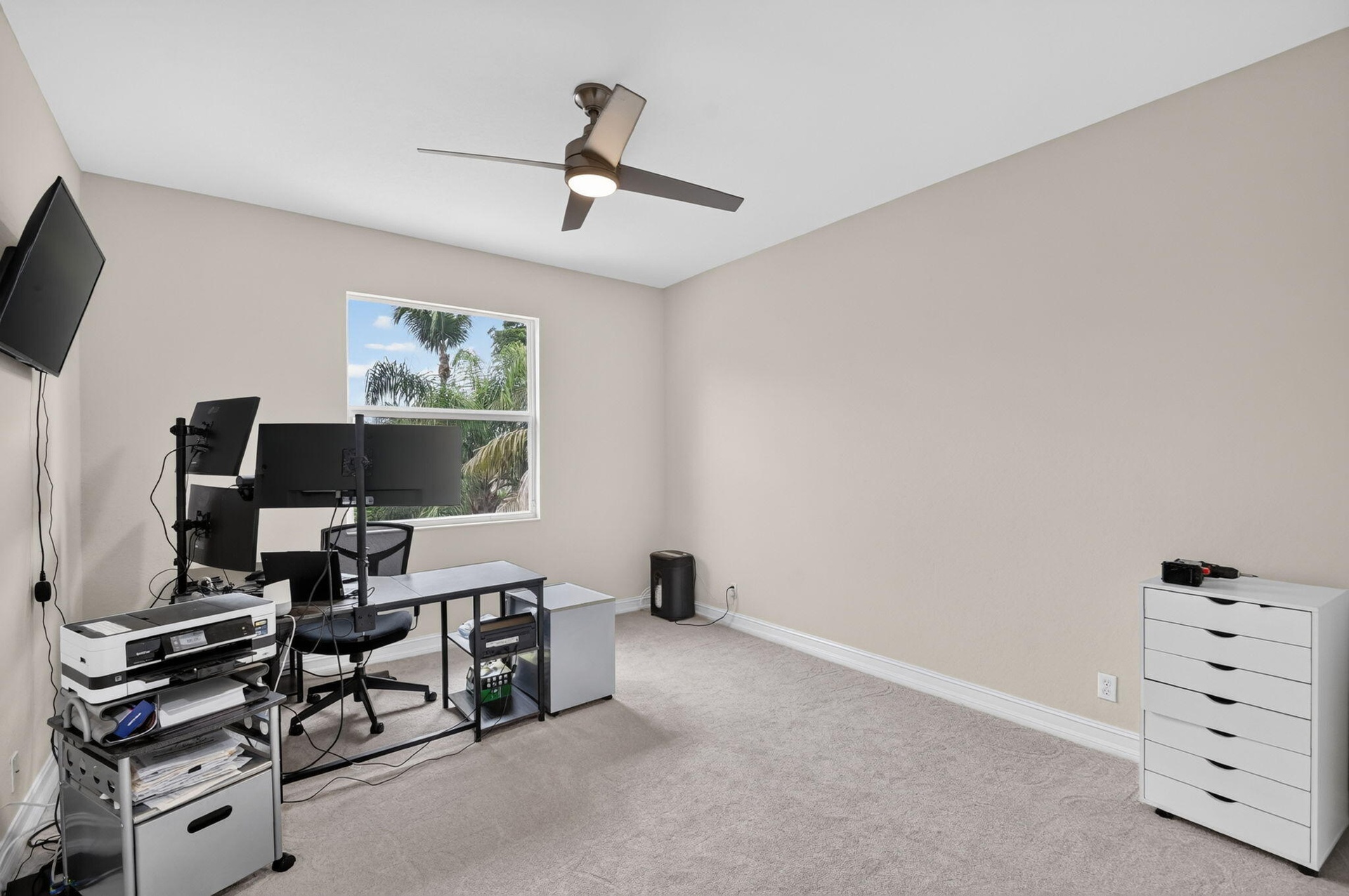 Guest Room/Office Space 2nd Floor