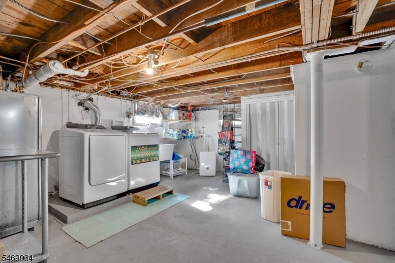 Full basement laundry