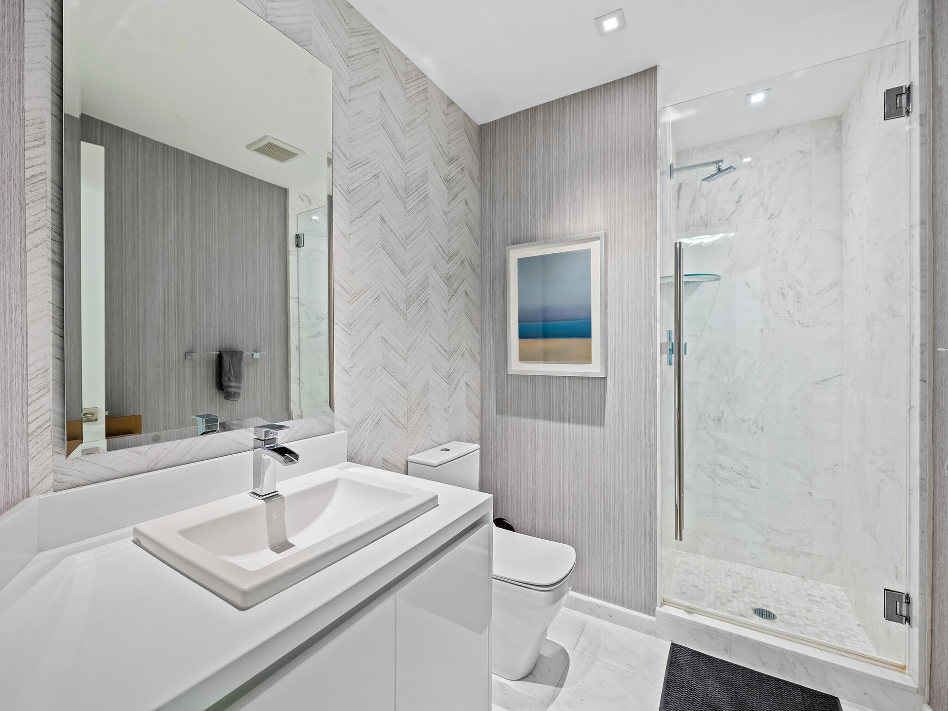 Additional bedroom 3 en suite bath