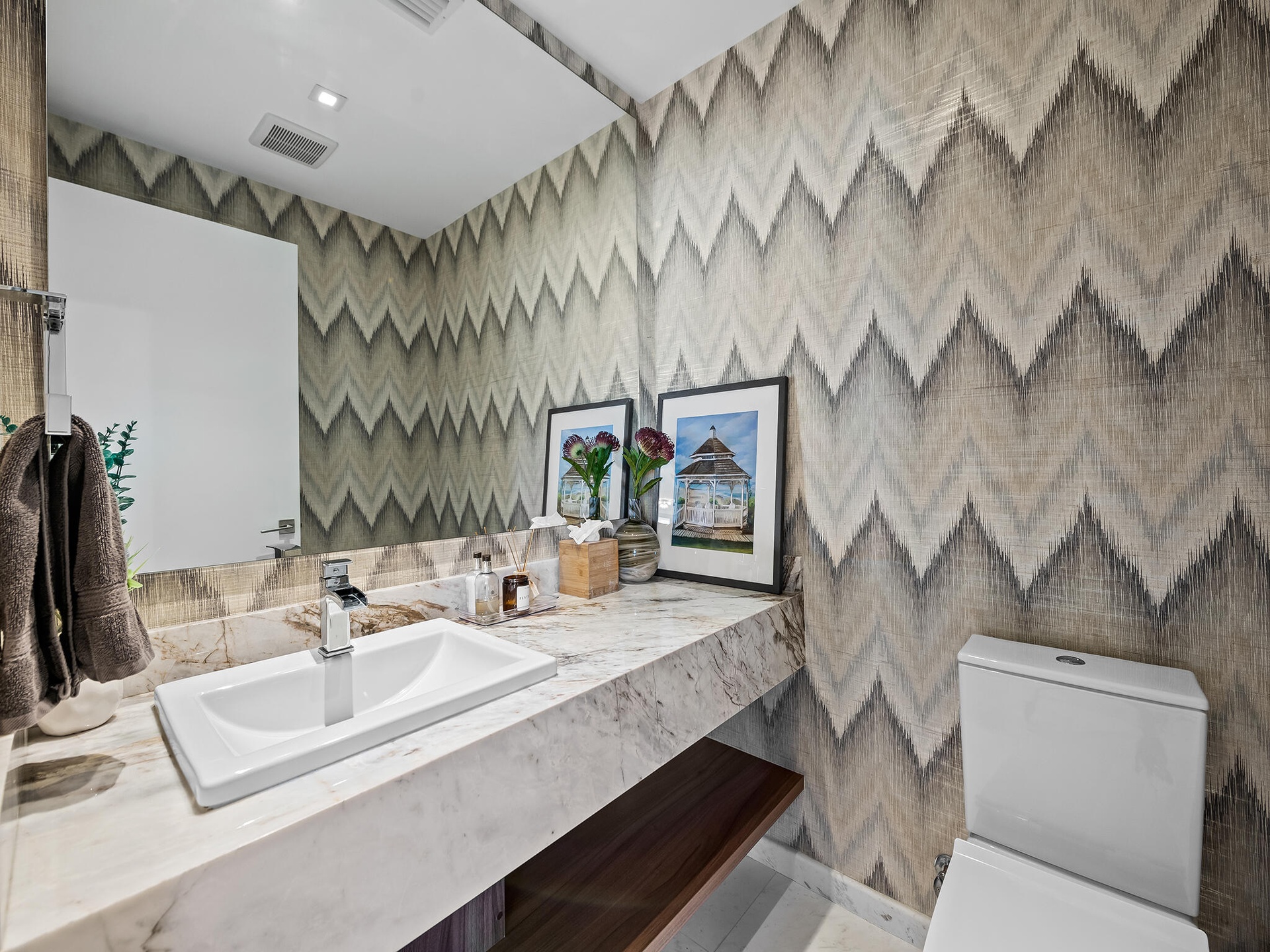 Powder room