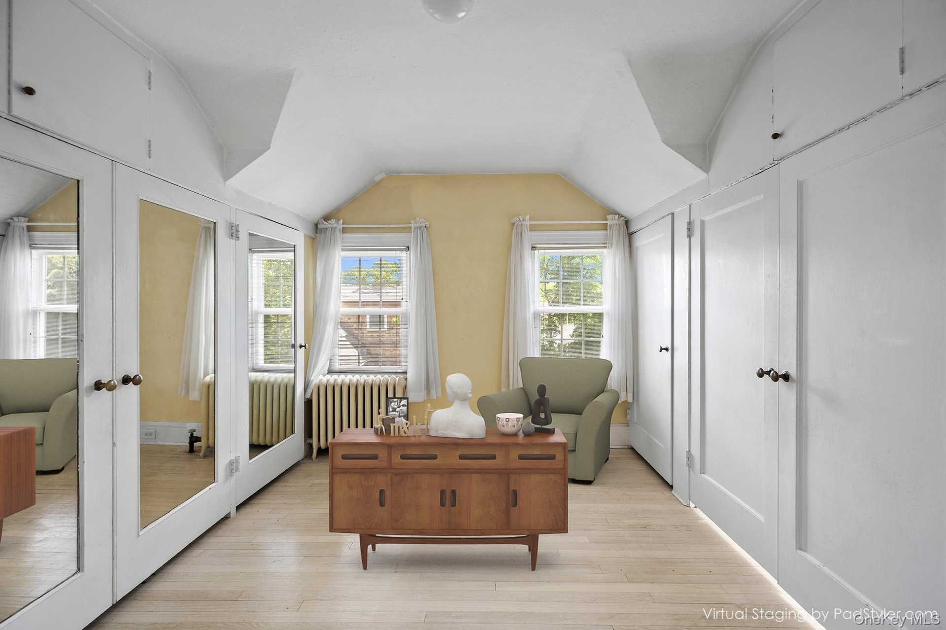 Upstairs Foyer