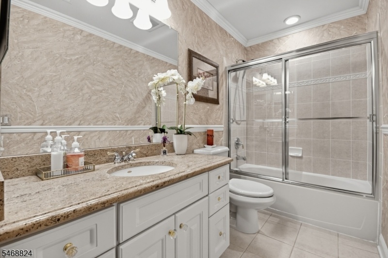 2nd Floor Bathroom