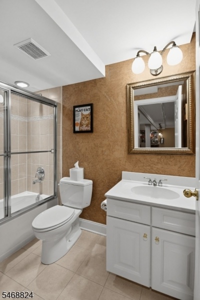 Lower Level Full Bath