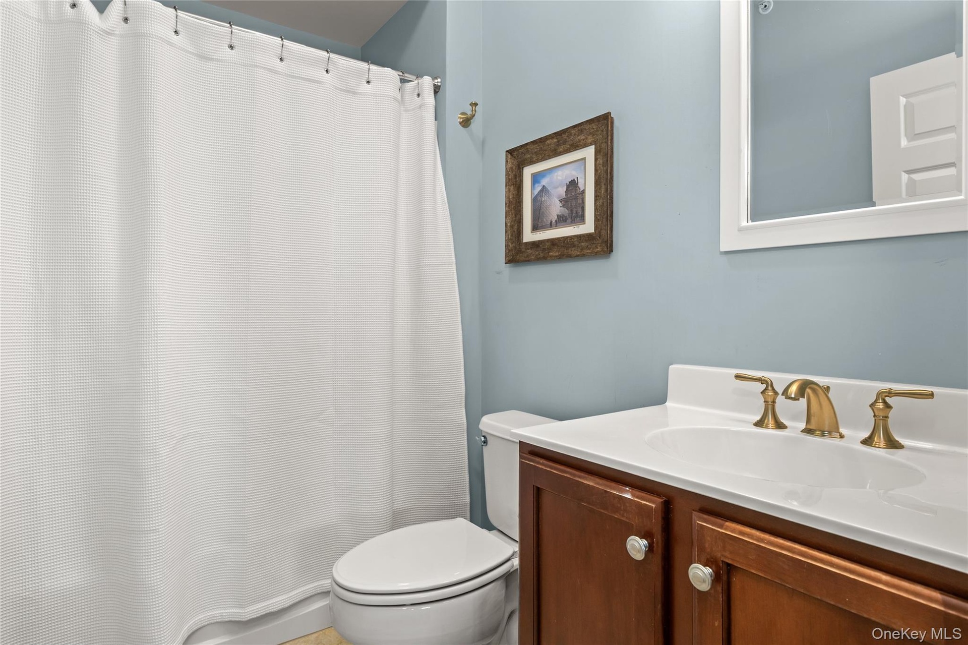 The second bedroom bathroom has a tub for your convenience.
