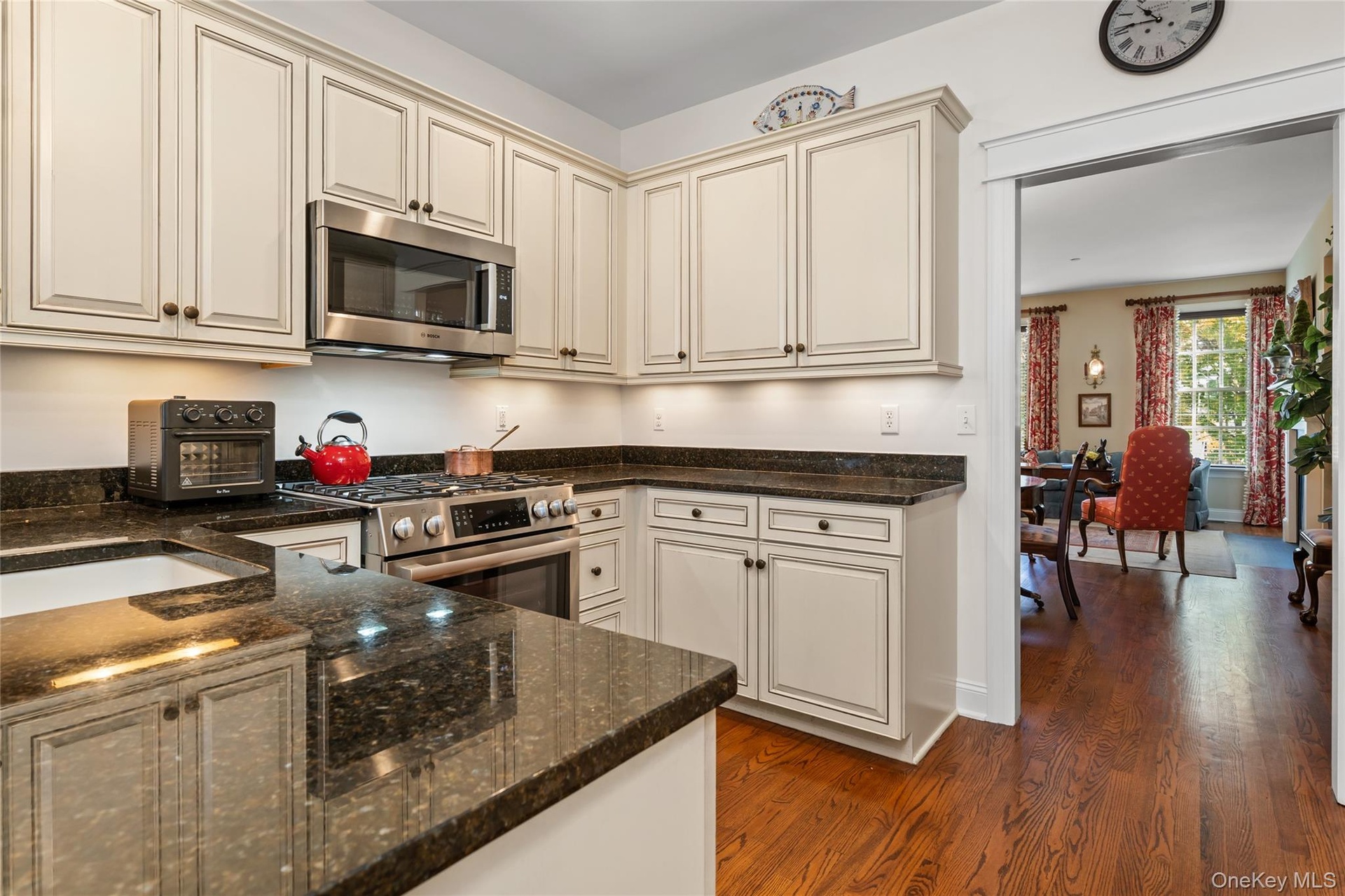 The fine appliances in this all-Bosch kitchen, generous counters, and plentiful storage within reach all combine to support your culinary efforts.