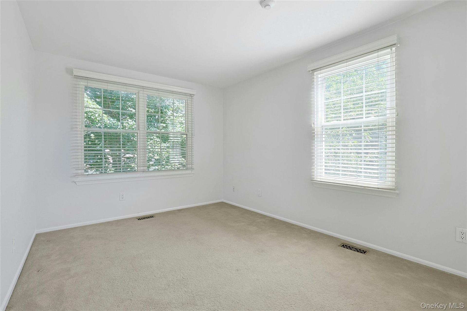 2nd spacious bedroom