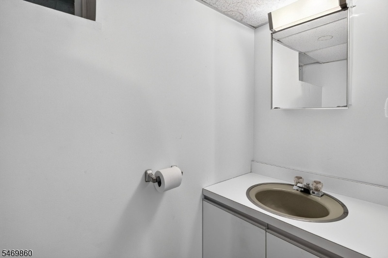 2nd bathroom