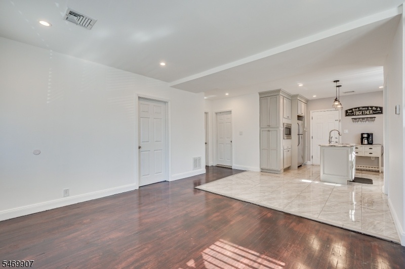 Living/Kitchen