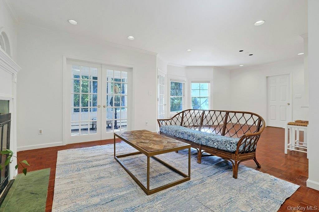 1st Fl LR French doors to sunroom